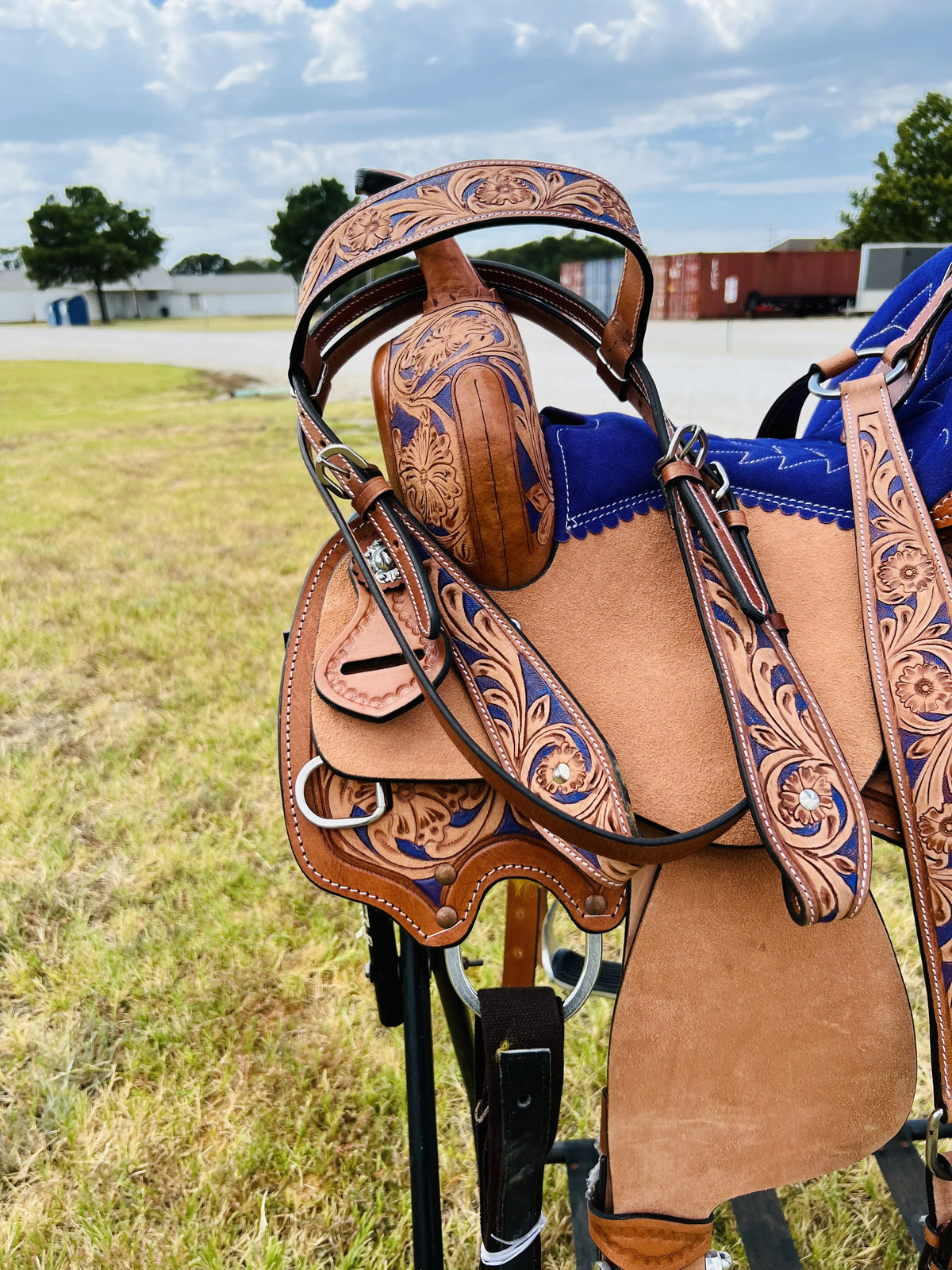 Resistance Adult Western Horse Barrel Saddle For Horse Riding | Floral Tooled With Silver Conchos | Genuine Leather 14" 15" 16" With Free Tack Set