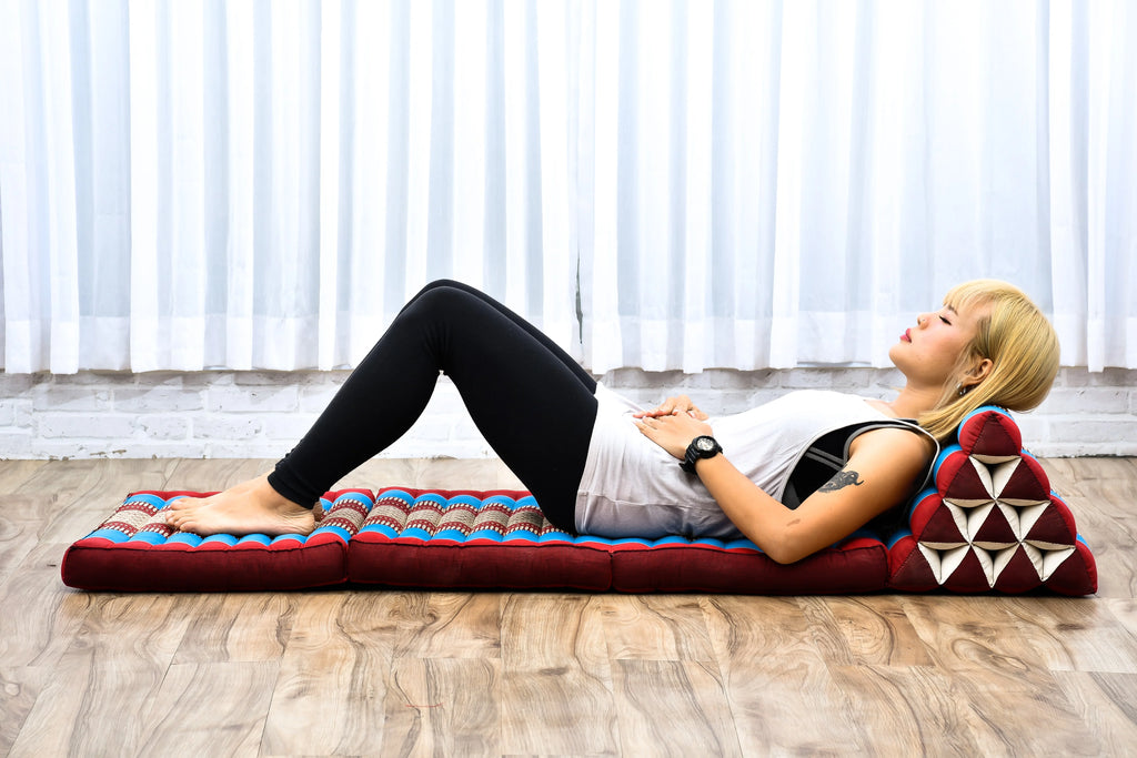 Leewadee - Comfortable Japanese Floor Mattress - Thai Floor Bed With Triangle Cushion - Futon Mattress - Thai Massage Mat,  Blue Red, Kapok Filling