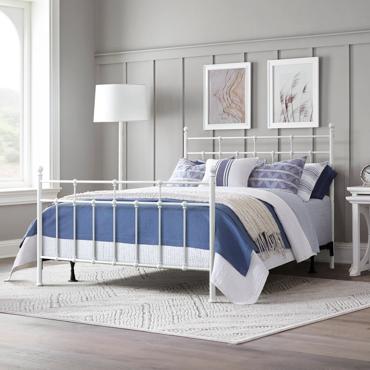 Hillsdale Furniture Providence Metal Full Bed with Spindle and Casting Design, Antique Bronze