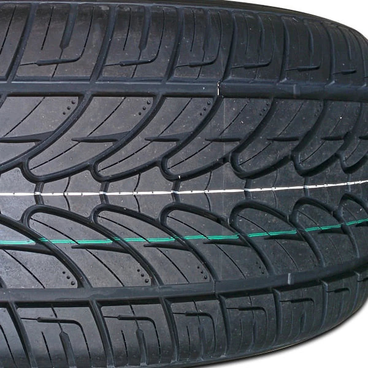 Set of 4 Lionhart LH-TEN 285/45R22 114V XL All Season M+S Performance Truck / SUV Tires LHST102245020 / 285/45/22 / 2854522 Fits: 2017-18 Chevrolet Silverado 1500 High Country, 2015-16 Chevrolet Silverado 1500 LTZ