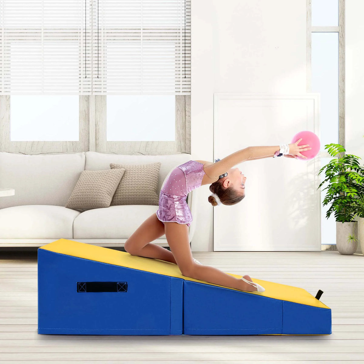 Costway Gymnastics Tumbling Mat Folding Incline Yoga Mat with Non-slip PVC Leather Pink