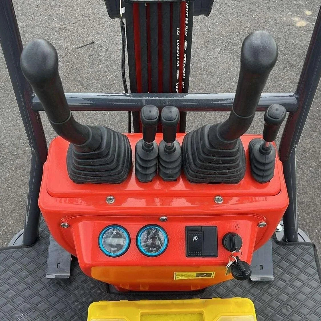AGT 1 Ton, 13.5HP RATO Engine Mini Excavator | MX15RX