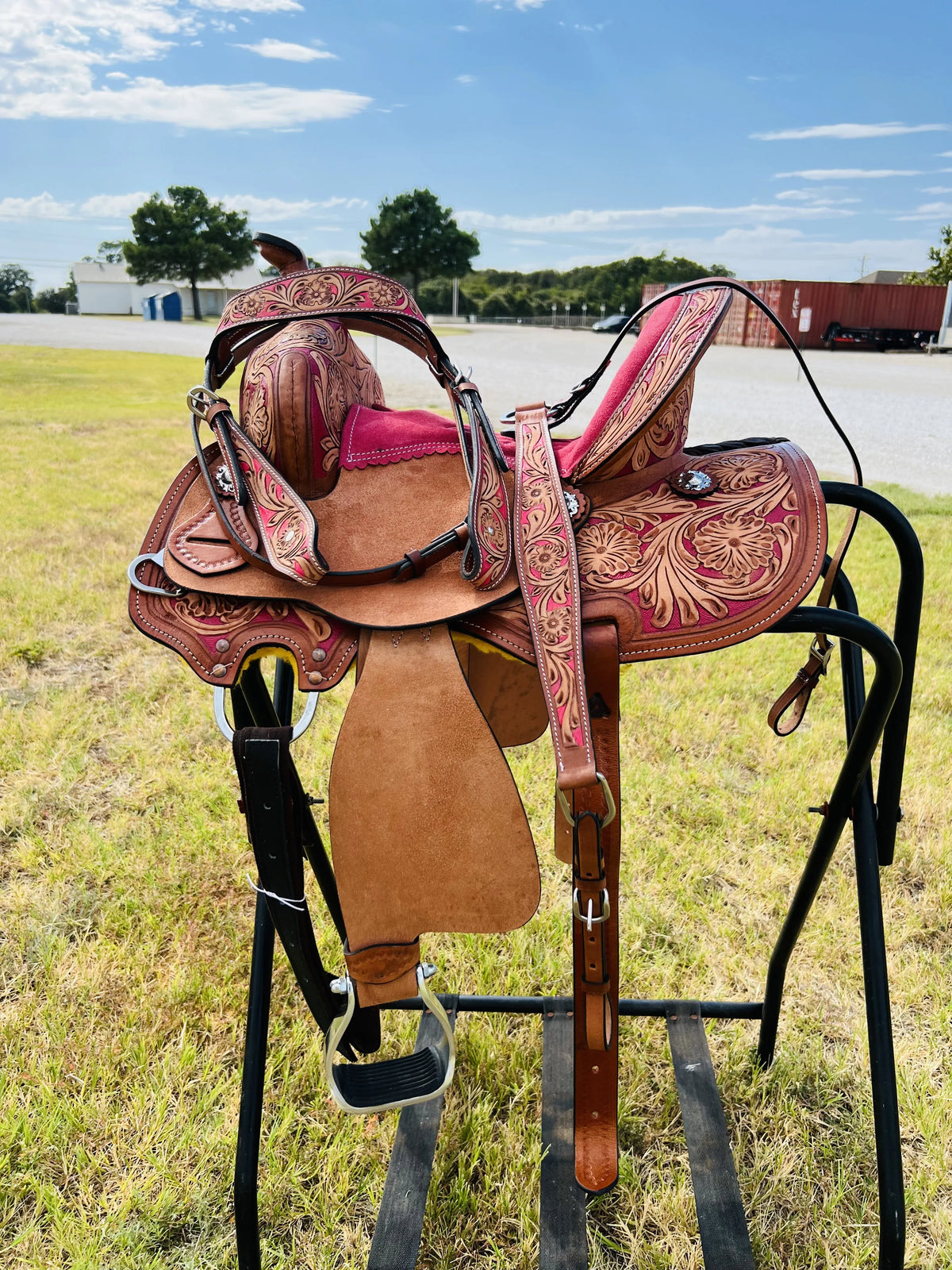 Resistance Adult Western Horse Barrel Saddle For Horse Riding | Floral Tooled With Silver Conchos | Genuine Leather 14" 15" 16" With Free Tack Set