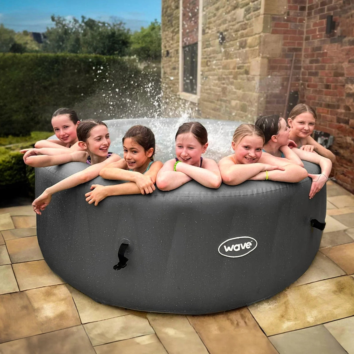 Wave Atlantic 4-Person Round inflatable Hot Tub with integrated Heater and Aquajet Massage System
