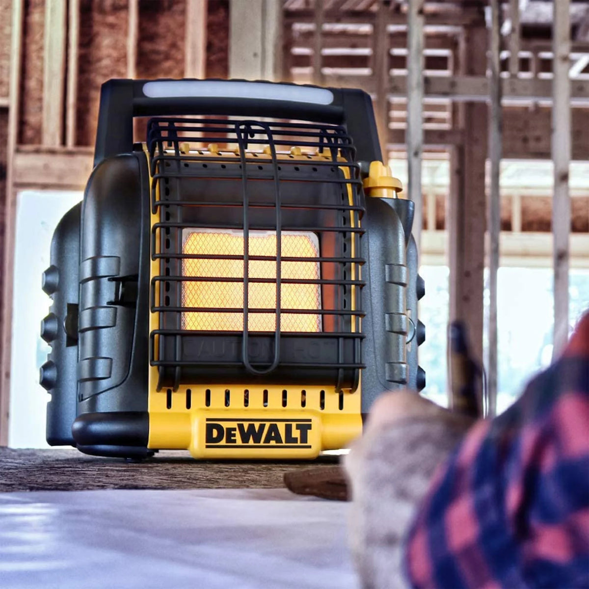 Dewalt 12,000 BTU Portable Cordless Heavy Duty Propane Radiant Heater, Black