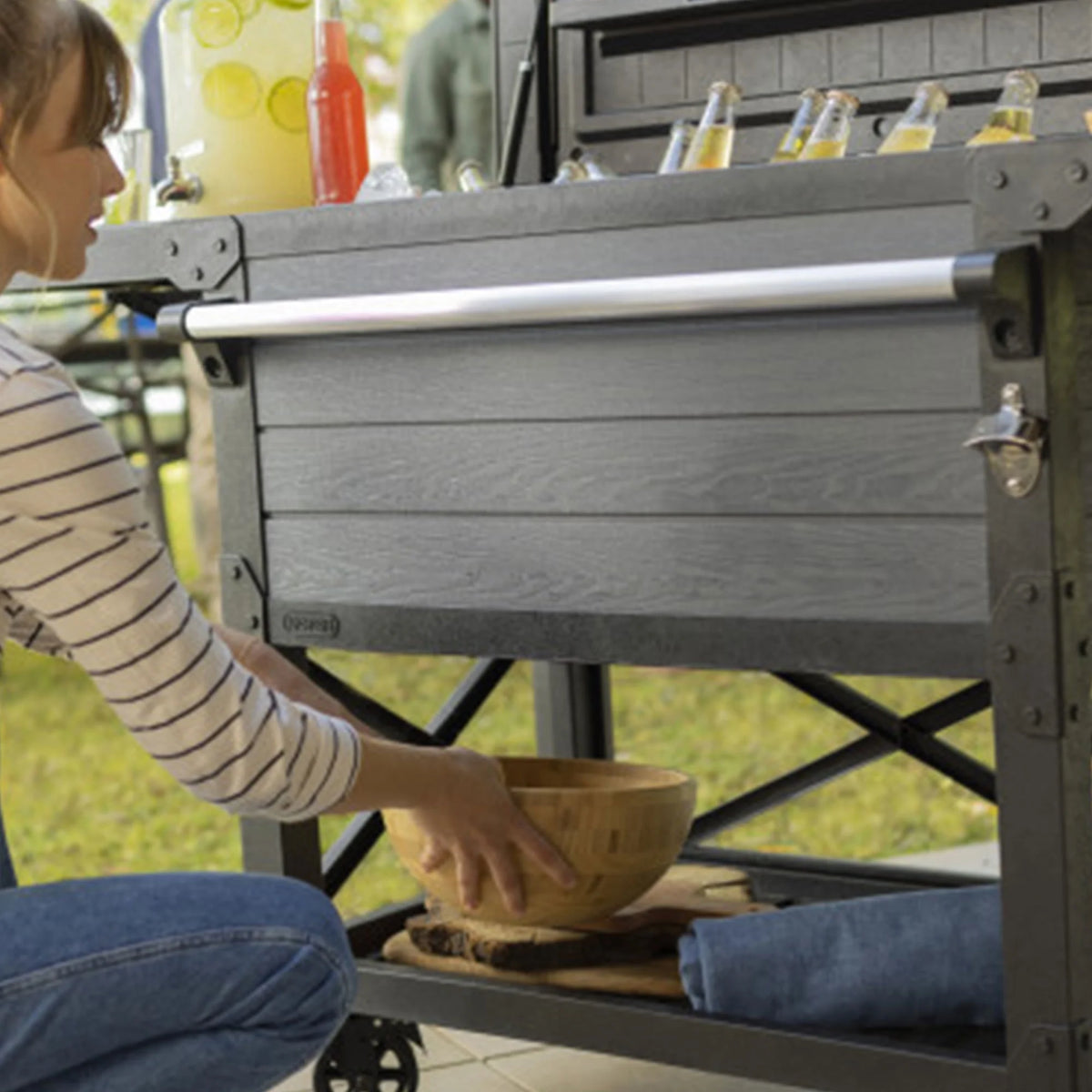 Keter Outdoor Patio Cooler Ice Chest Insulated Beverage Bar Cart, Gray