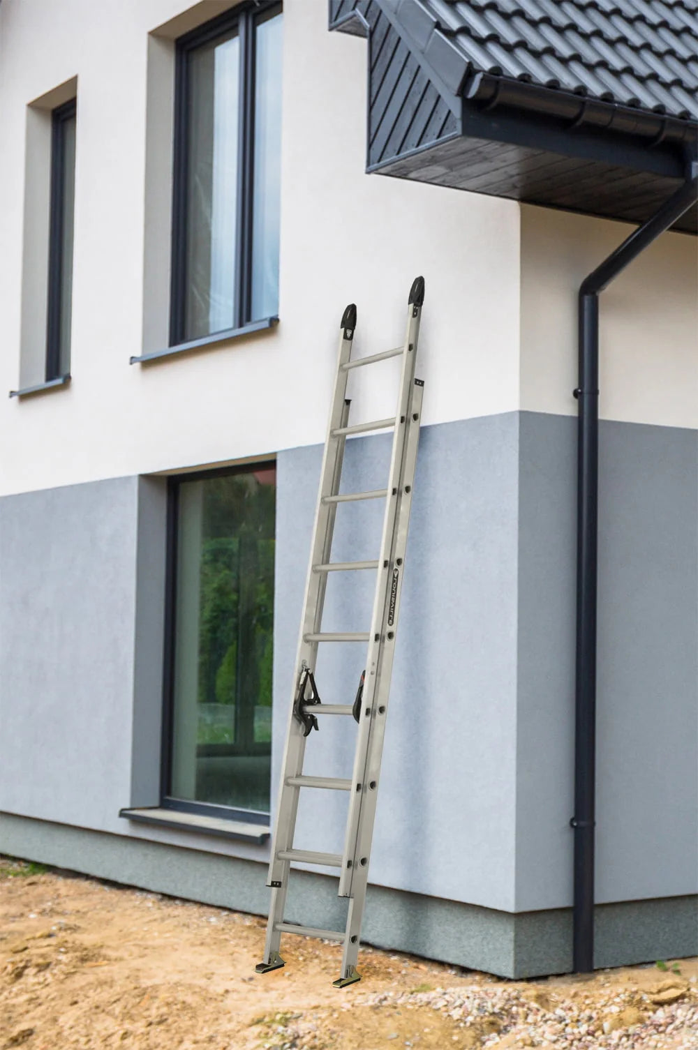 Louisville Ladder 16 Aluminum Extension, 15' Reach, 225 lbs Load Capacity, W-2222-16PG