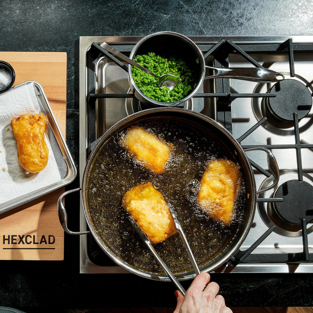 Hybrid Deep Saut Pan/Chicken Fryer with Lid, 7-Qt