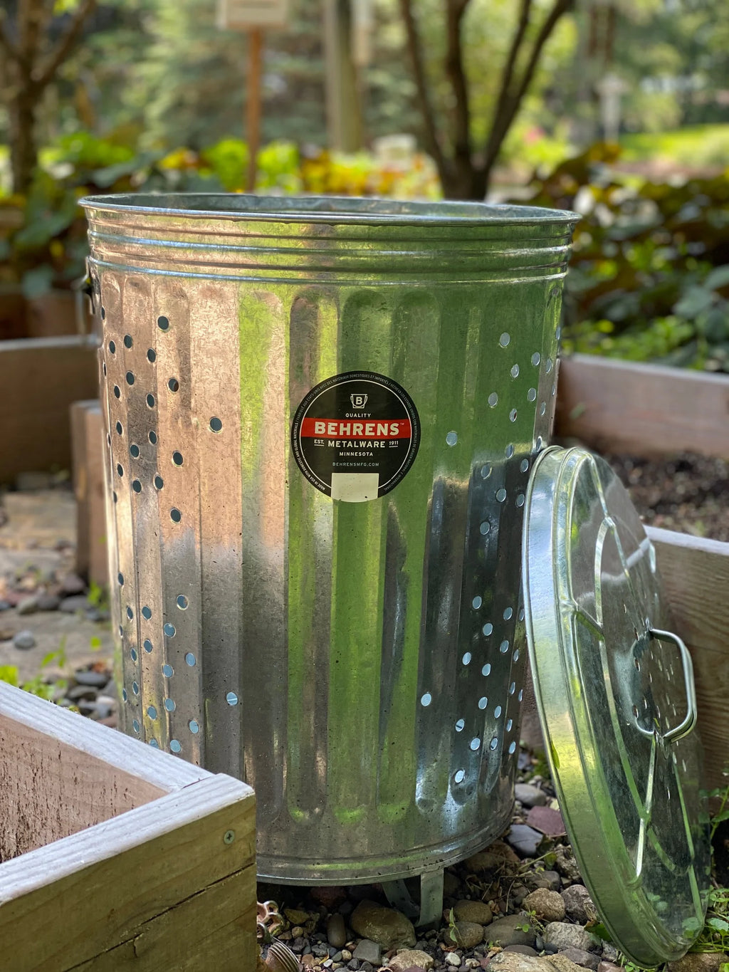 Behrens 20 gal Galvanized Steel Outdoor Refuse / Composter Can with Lid