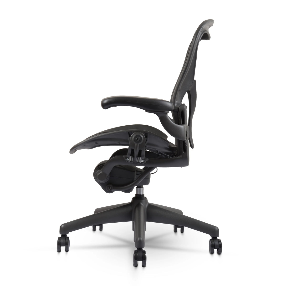 Herman Miller Aeron Chair Size B (𝙍𝙚𝙛𝙪𝙧𝙗𝙞𝙨𝙝𝙚𝙙) Fully Loaded PostureFit Clip‑Latch Adjustable Arms and 12‑Year Warranty along with 3 Yr Mechanical Warranty