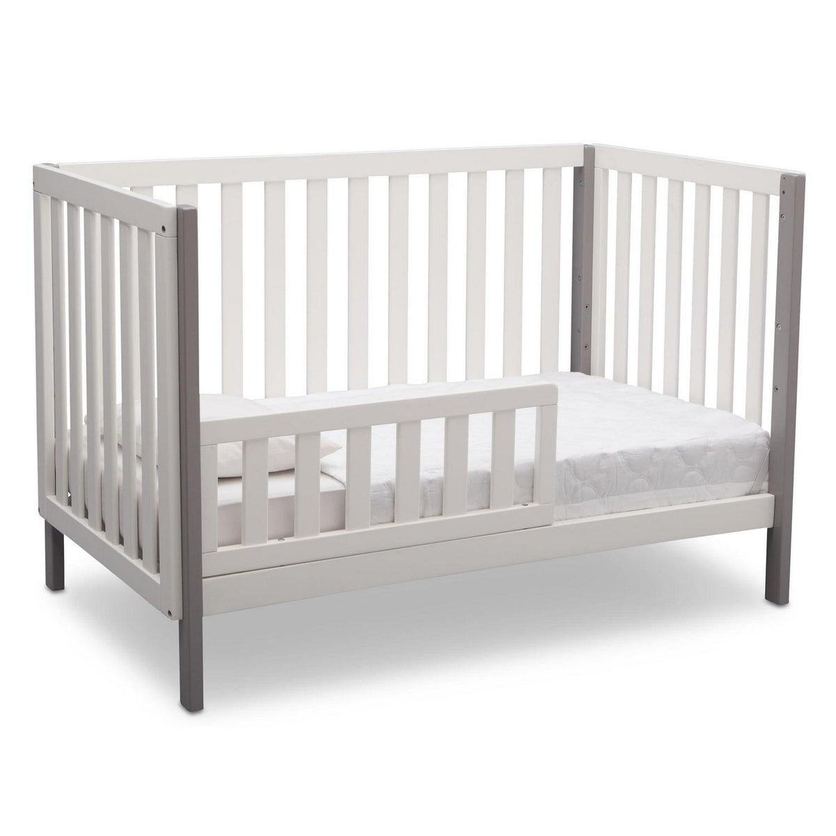 Delta Children Milo 3-in-1 Convertible Crib. Greenguard Gold Certified. Bianca White/Grey