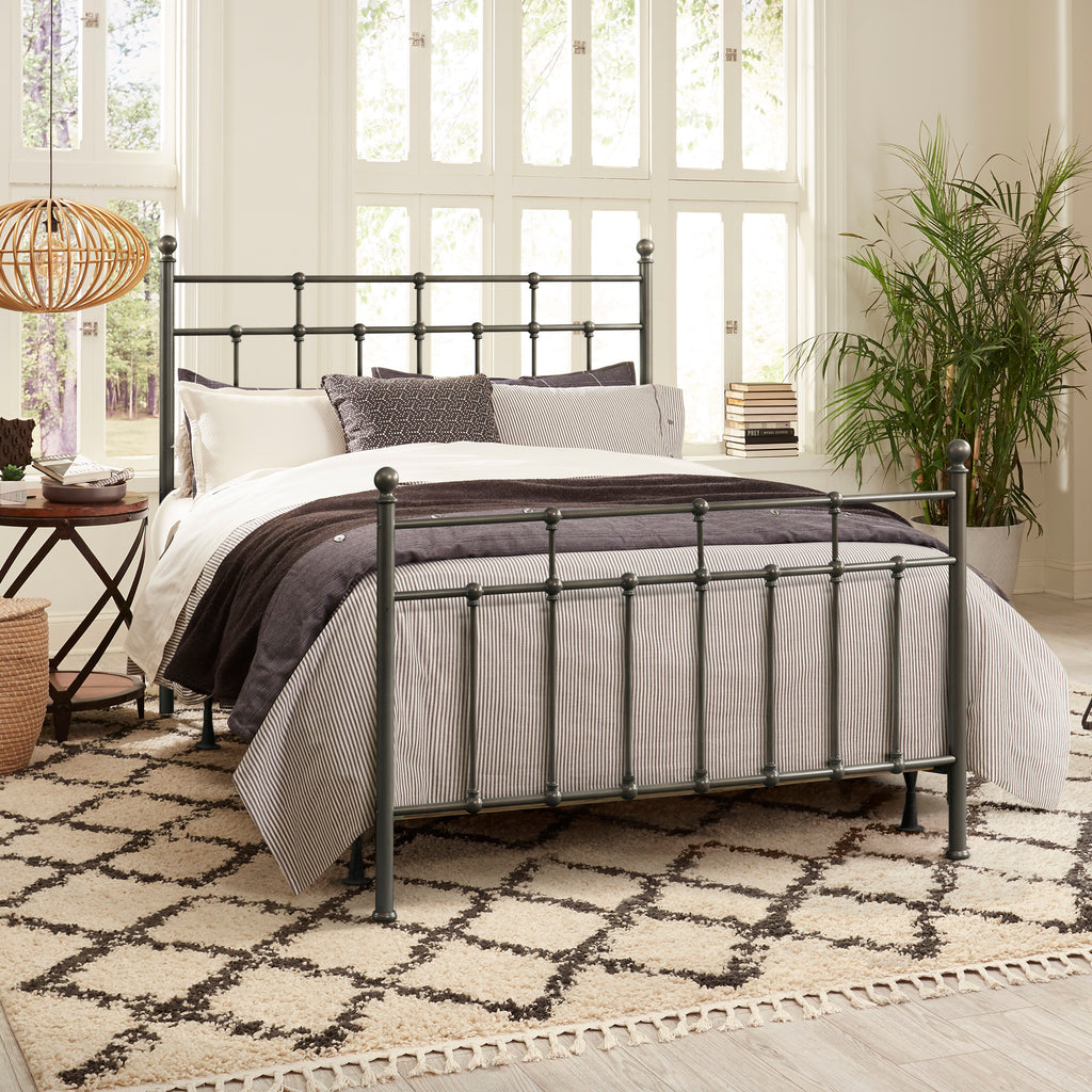 Hillsdale Furniture Providence Metal Full Bed with Spindle and Casting Design, Antique Bronze