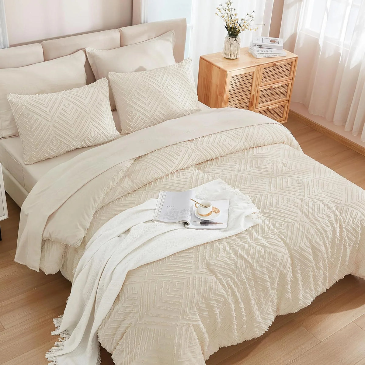 Queen Comforter Set 7 Piece Dark Emerald Green - Bed in a Bag Queen Boho Lightweight Fluffy Tufted Bedding Sets with Comforter, Sheets, Pillowcases & Shams