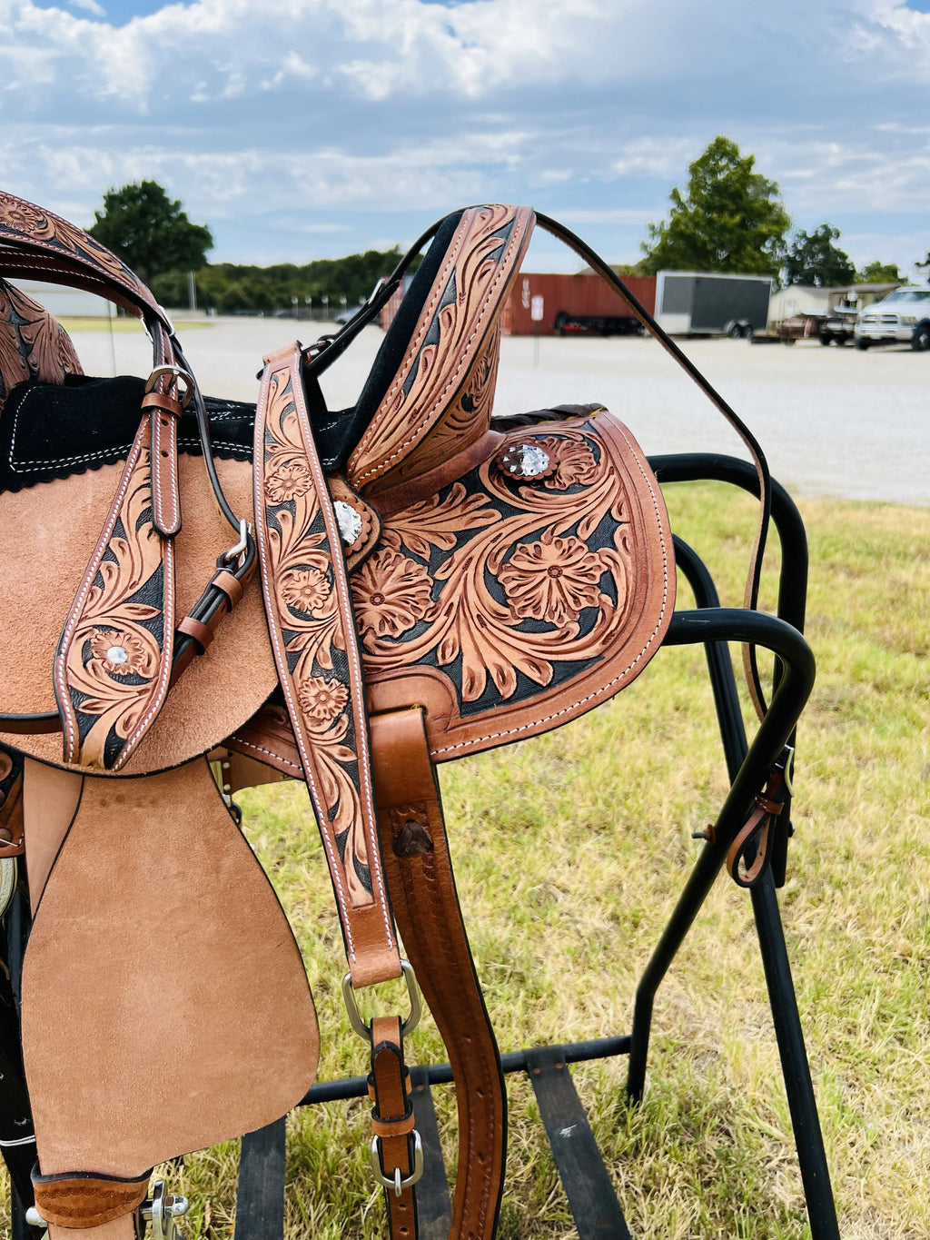 Resistance Adult Western Horse Barrel Saddle For Horse Riding | Floral Tooled With Silver Conchos | Genuine Leather 14" 15" 16" With Free Tack Set