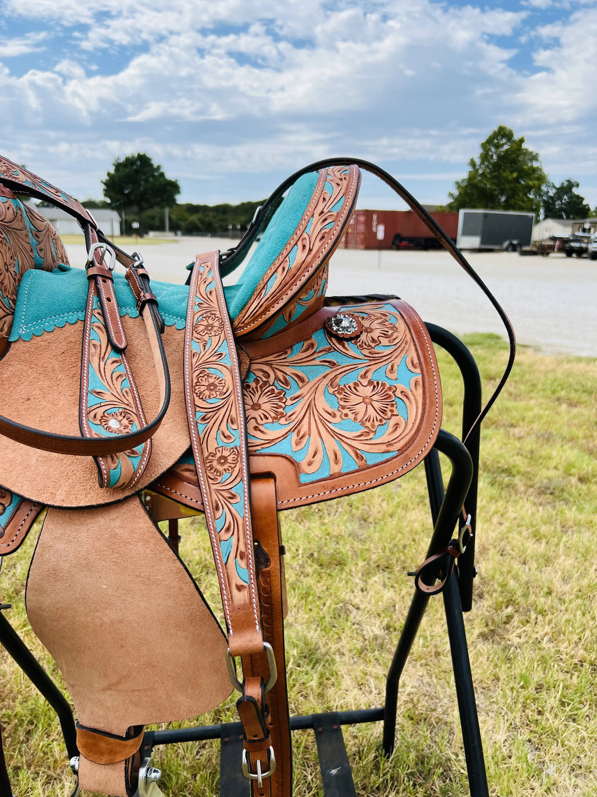 Resistance Adult Western Horse Barrel Saddle For Horse Riding | Floral Tooled With Silver Conchos | Genuine Leather 14" 15" 16" With Free Tack Set