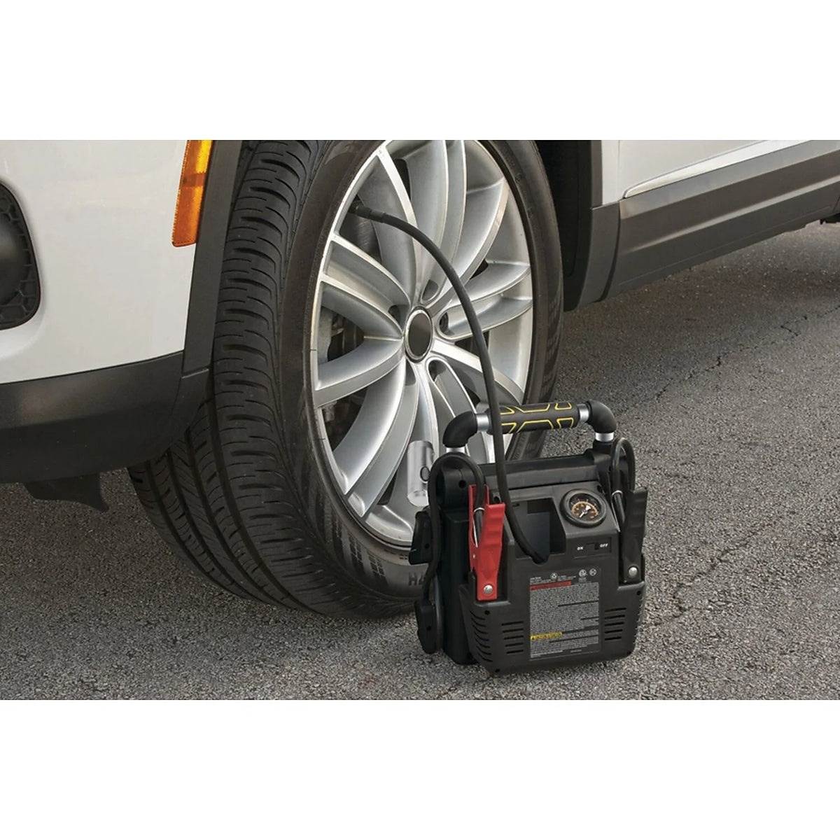 STANLEY J5C09 1000 Peak Amp Jump Starter w/120 PSI Compressor