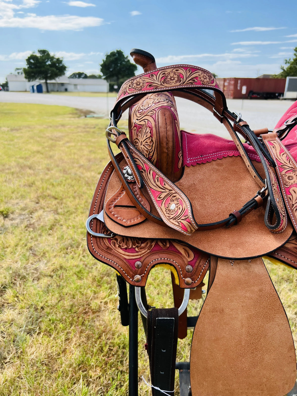 Resistance Adult Western Horse Barrel Saddle For Horse Riding | Floral Tooled With Silver Conchos | Genuine Leather 14" 15" 16" With Free Tack Set