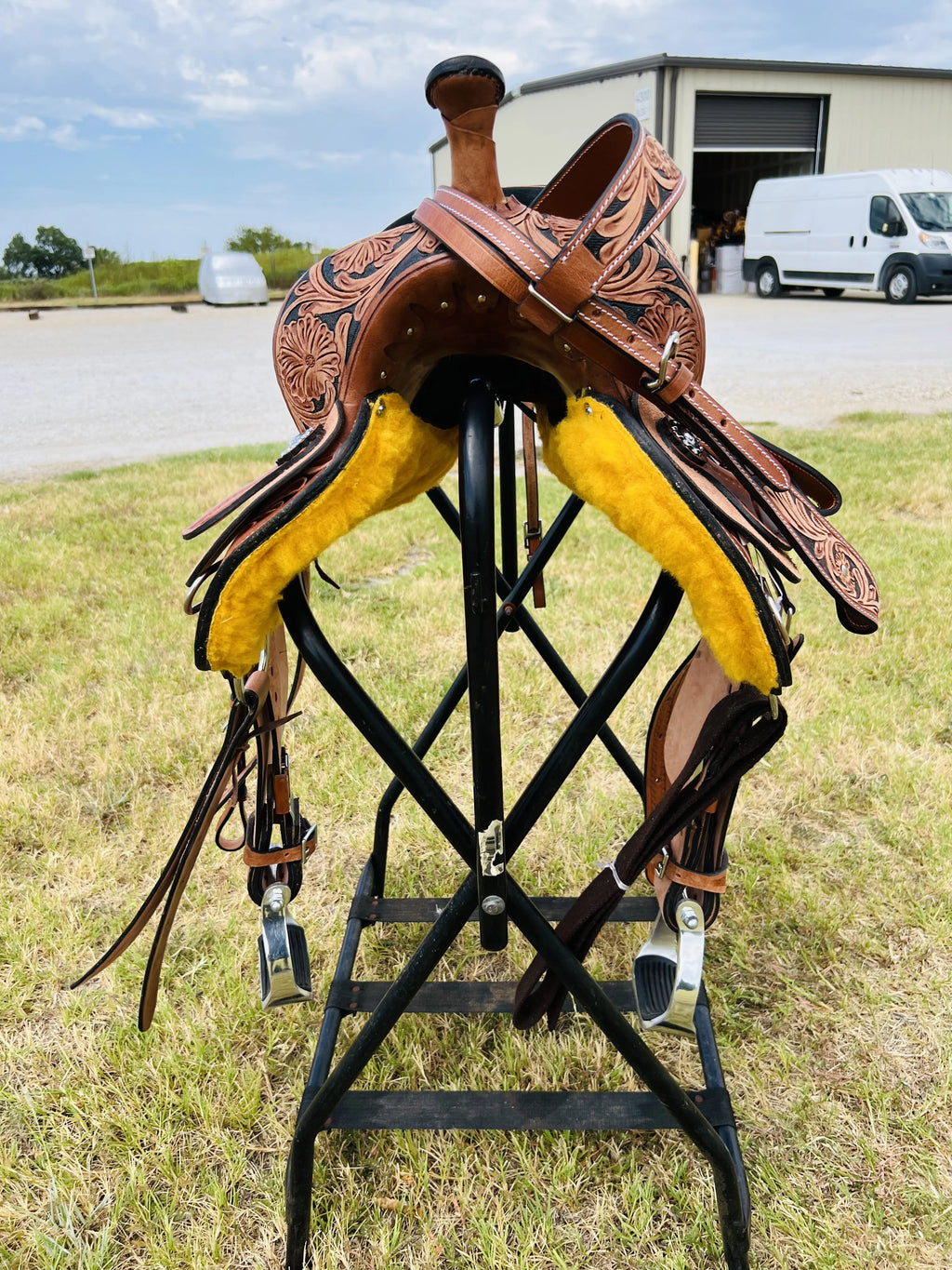 Resistance Adult Western Horse Barrel Saddle For Horse Riding | Floral Tooled With Silver Conchos | Genuine Leather 14" 15" 16" With Free Tack Set