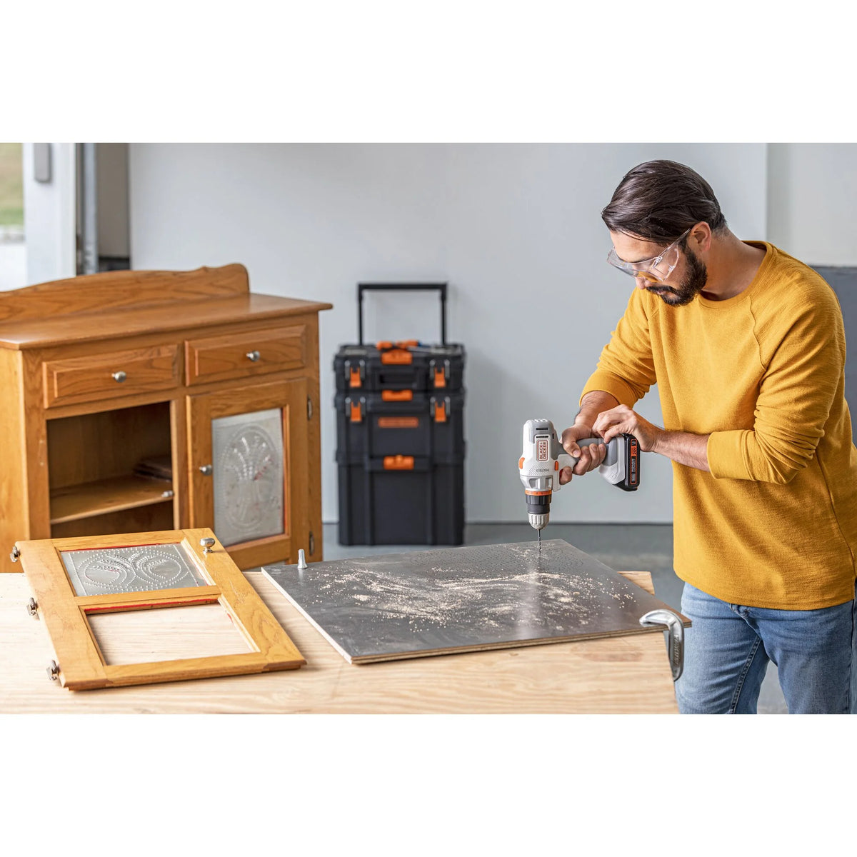 BLACK+DECKER 20V MAX* Matrix Cordless Combo Kit, 6-Tool, White And Orange, (BDCDMT1206KITWC)