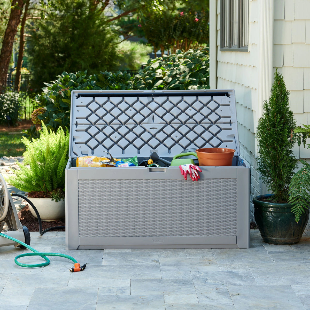 Rubbermaid Deck Box, Extra Large, 134 Gallon, Light Grey