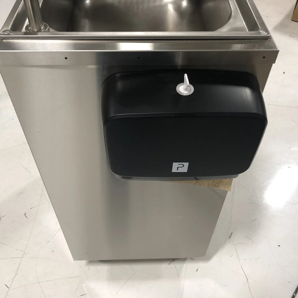 Paragon  Econo Portable Sink (retractable)