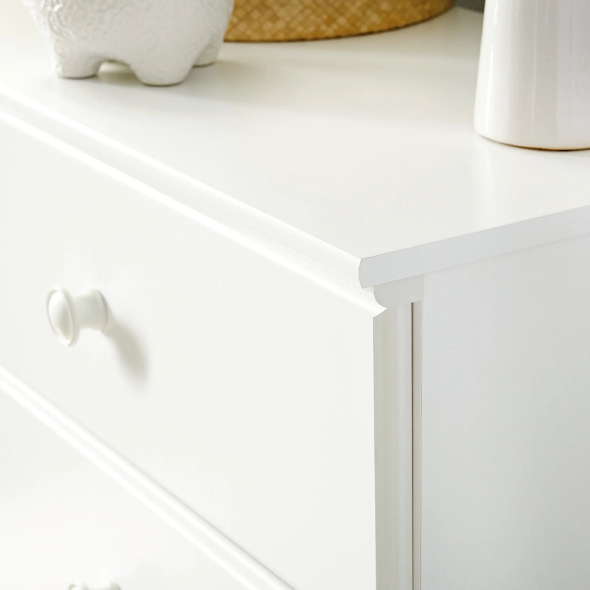 Sauder Storybook 4-Drawer Bedroom Dresser, Soft White Finish