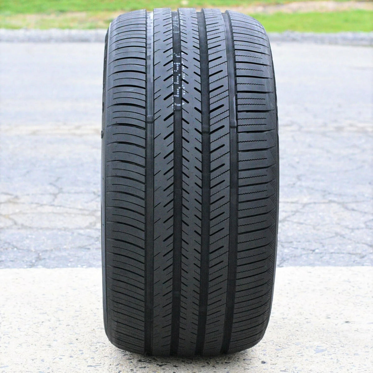 Set of 4 (FOUR) Atlas Force UHP 255/60R19 109H A/S Performance All Season Tires Fits: 2010 Buick Enclave CXL, 2021 Lincoln Aviator Base