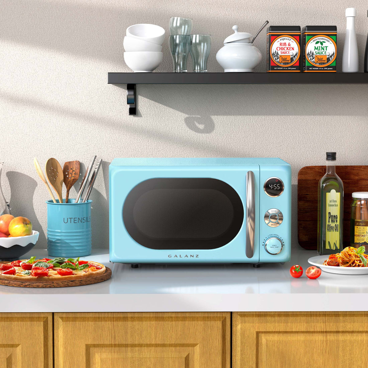 Galanz 0.7 Cu ft Retro Countertop Microwave Oven, 700 Watts, Blue, New
