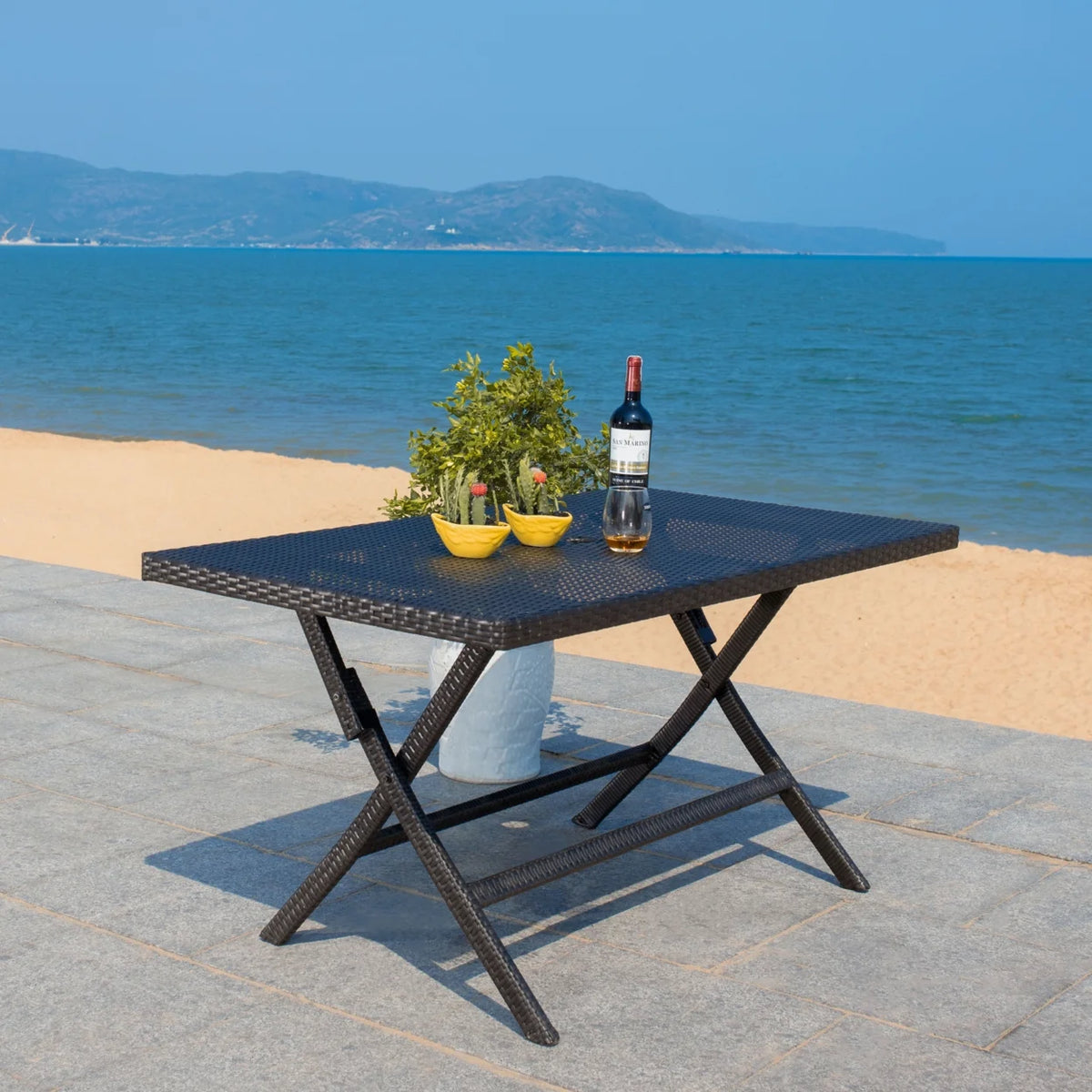 SAFAVIEH Outdoor Collection Akita Folding Table Black