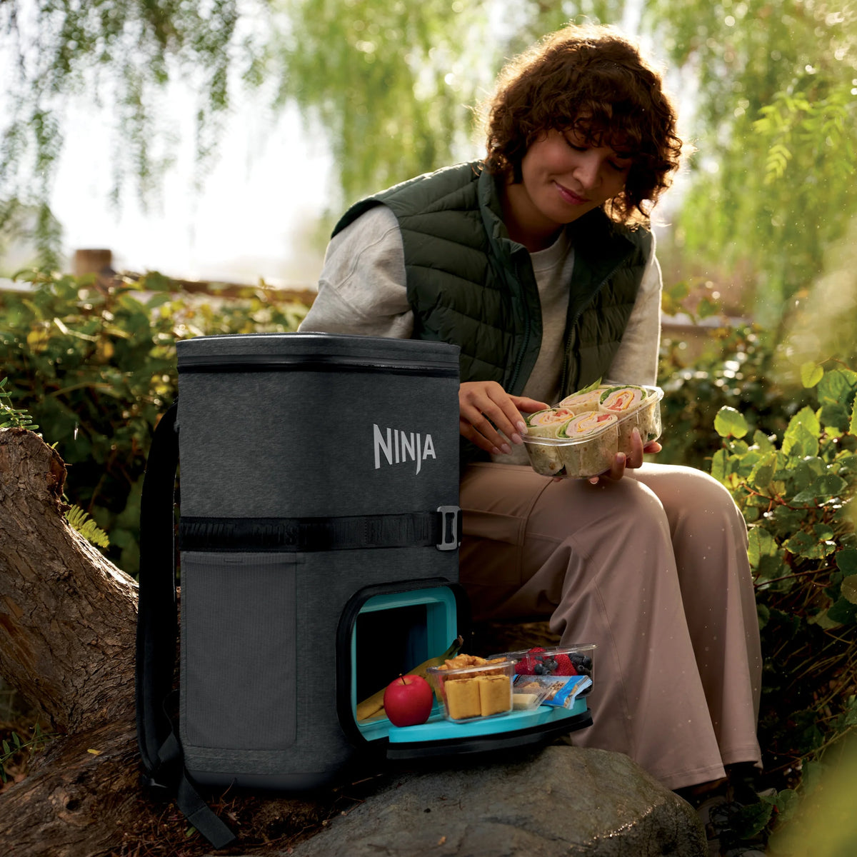 Ninja Outdoor FrostVault Go 24-Can Soft Cooler with Cold Dry Zone, Lakeshore Blue - FF124NV