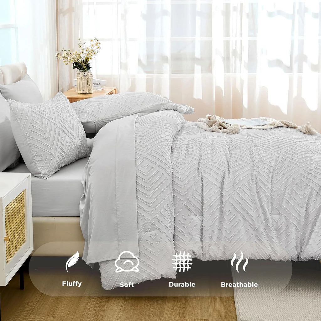 Queen Comforter Set 7 Piece Dark Emerald Green - Bed in a Bag Queen Boho Lightweight Fluffy Tufted Bedding Sets with Comforter, Sheets, Pillowcases & Shams
