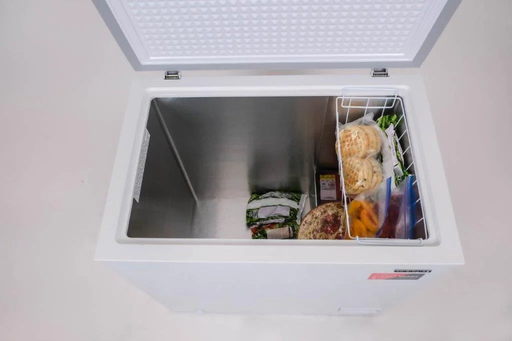 Frigidaire 7.0 Cu. ft. Chest Freezer, EFRF7003, White