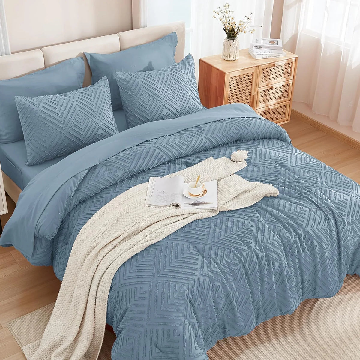 Queen Comforter Set 7 Piece Dark Emerald Green - Bed in a Bag Queen Boho Lightweight Fluffy Tufted Bedding Sets with Comforter, Sheets, Pillowcases & Shams