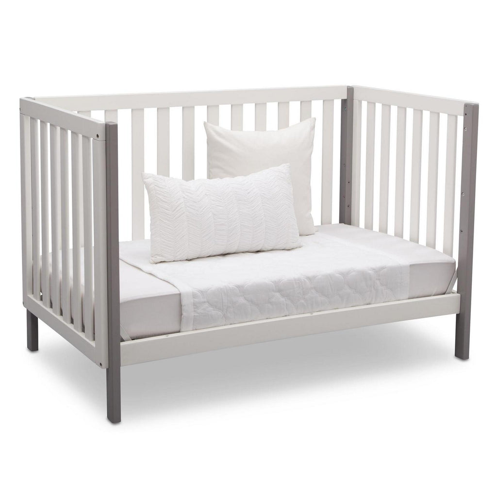 Delta Children Milo 3-in-1 Convertible Crib. Greenguard Gold Certified. Bianca White/Grey