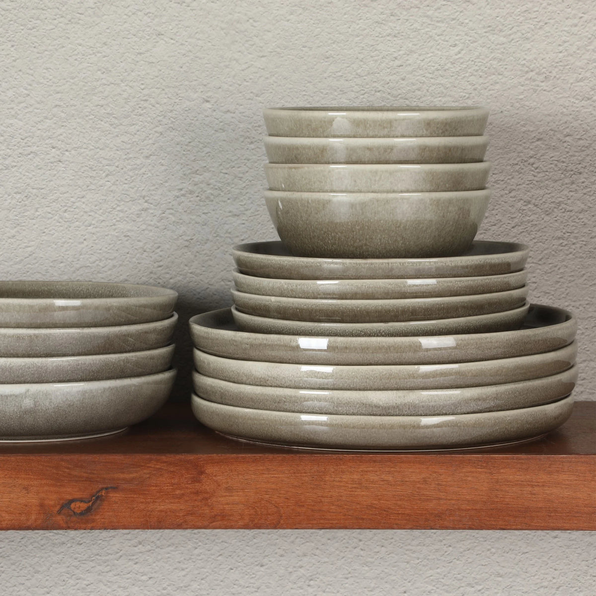 Gibson Elite Berea 16 Piece (Service for 4) Plates and Bowls Stoneware Dinnerware Set -Taupe