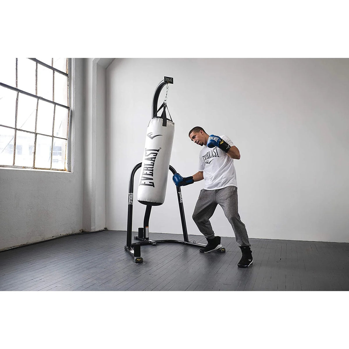 Everlast Single Station Heavy-Duty Punching Bag Stand, Powder-Coated Steel, 100 lb Capacity, Black
