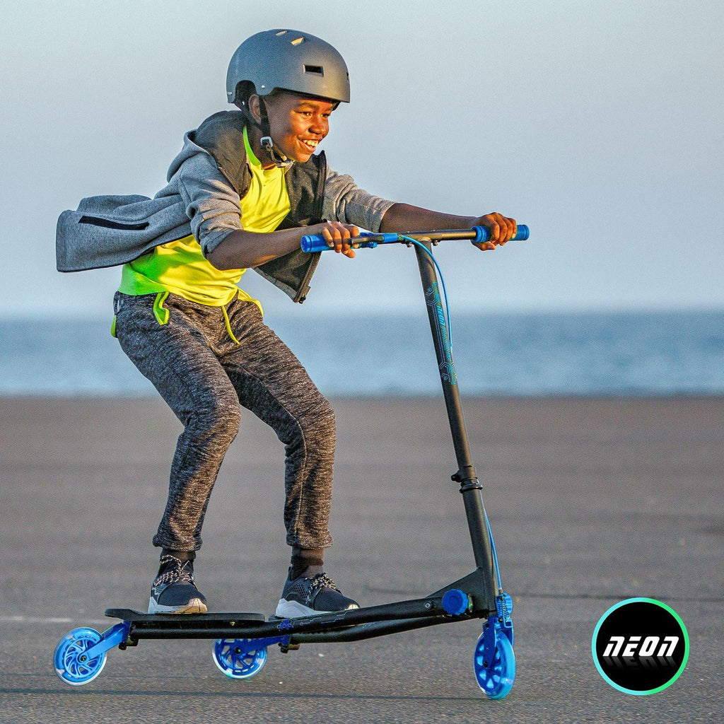 Yvolution Neon Fliker DLX Wiggle Kids Scooter with LED Wheels Blue Unisex