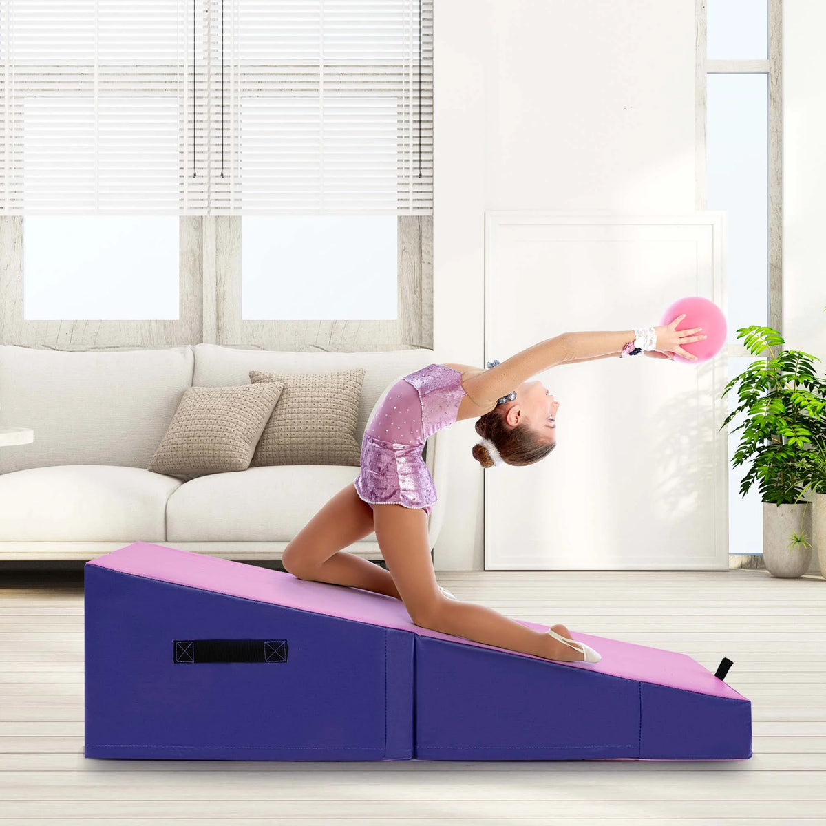 Costway Gymnastics Tumbling Mat Folding Incline Yoga Mat with Non-slip PVC Leather Pink