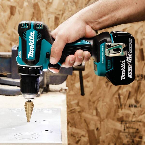 18V LXT Lithium-ion Brushless Cordless 2-Piece Combo Kit 3.0Ah Driver-Drill/ Impact Driver