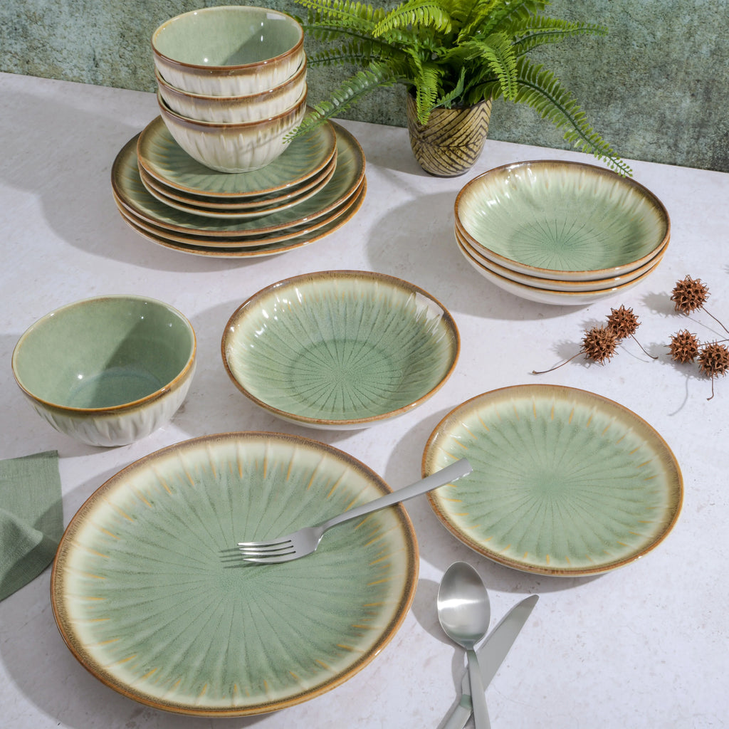 Gibson Elite Mayfair Bay 16 Piece Double Bowl Embossed Reactive Dinnerware Blue